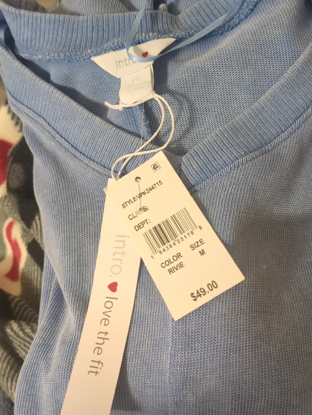 Intro Love the Fit Blue V-Neck Sweater Sweatshirt Women’s Medium NWT - Picture 11 of 12